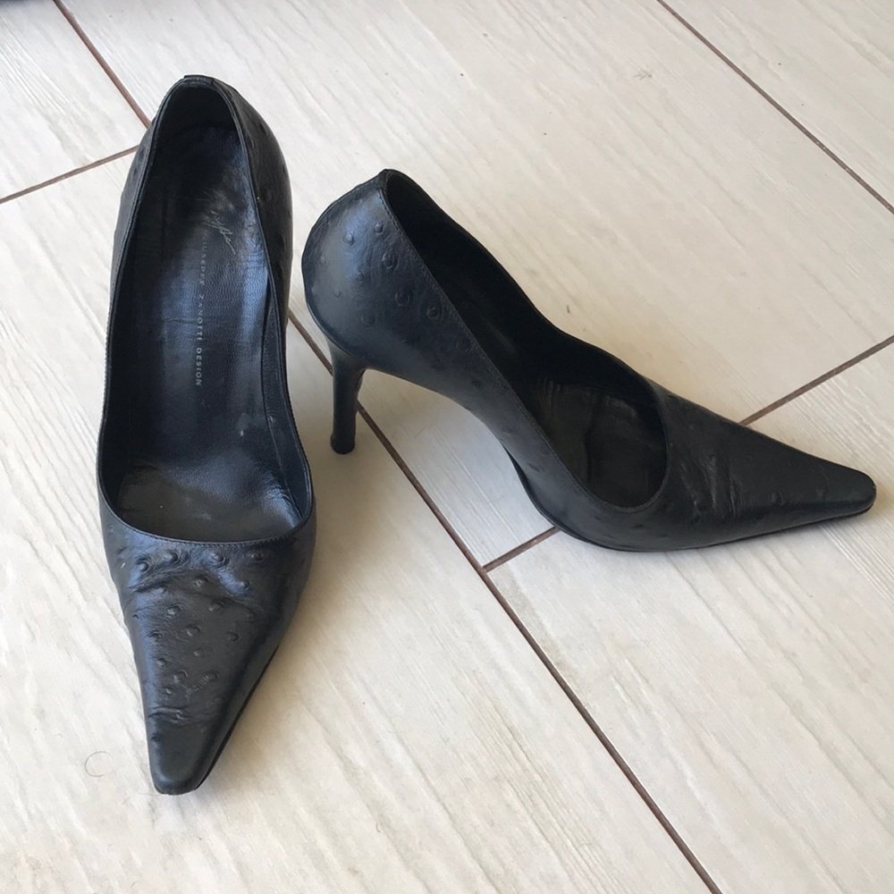 Giuseppe Zanotti black ostrich stamped pumps
